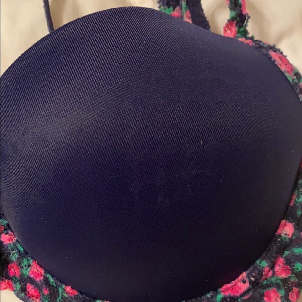 Victoria’s Secret Bra - Picture 4 of 4